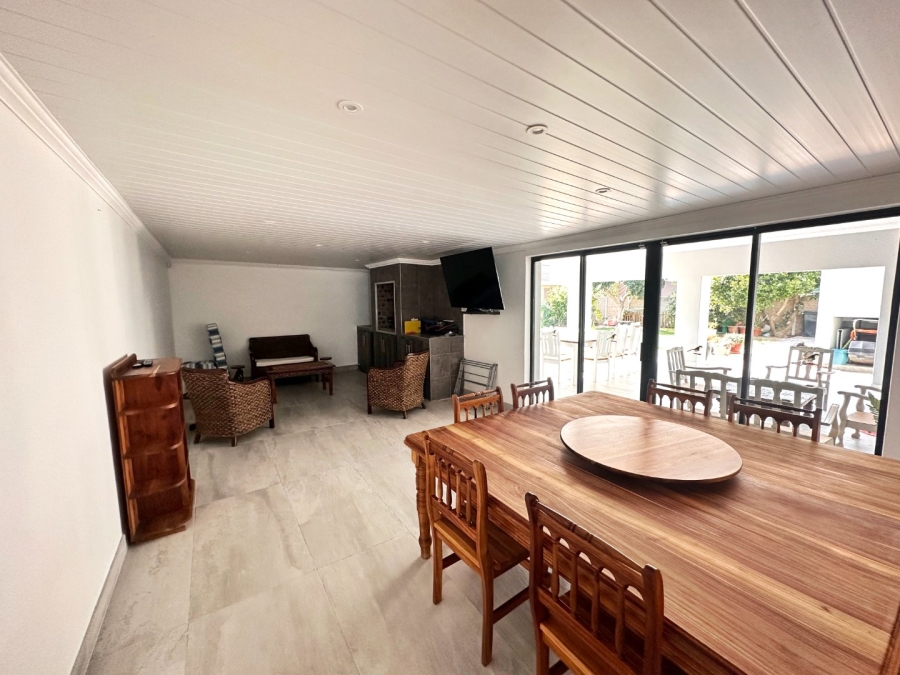 5 Bedroom Property for Sale in Fraaiuitsig Western Cape